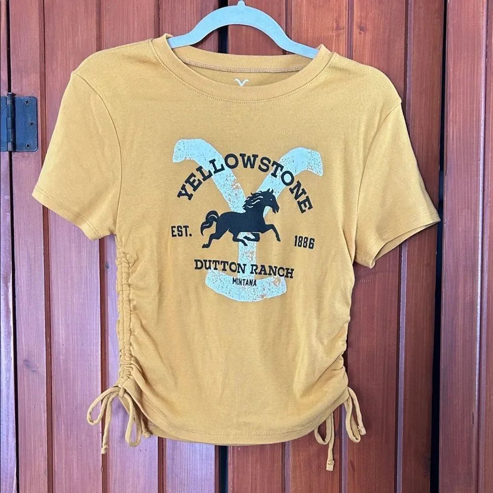 Yellowstone Graphic Tee with ruched Side Ties size L. B2